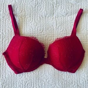 Victoria’s Secret Lace Push-Up Bra